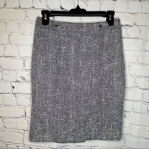 Ann Taylor Dresses & Skirts - Ann Taylor Petite Skirt